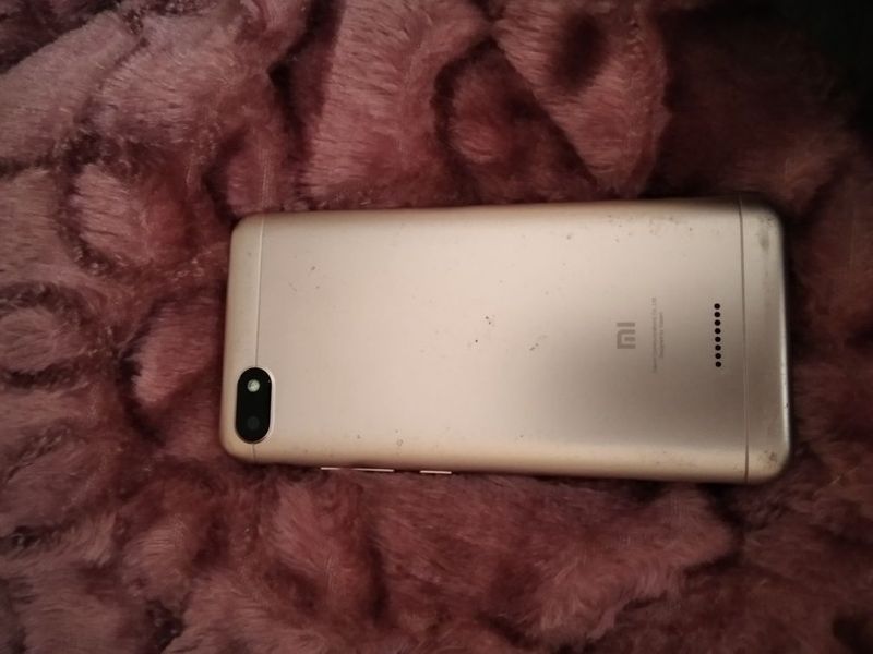 Redmi 6A telefoni sotiladi. Xolati yaxshi.