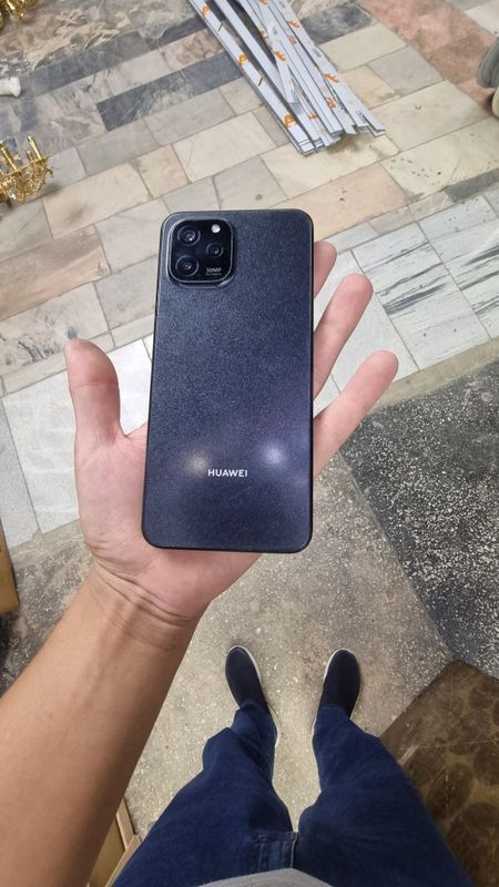 Huawei y61 sotiladi Huawei y61 sotiladi