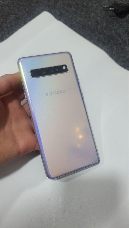 Samsung s10 5g 8ga 256 Samsung s10 5g 8ga 256