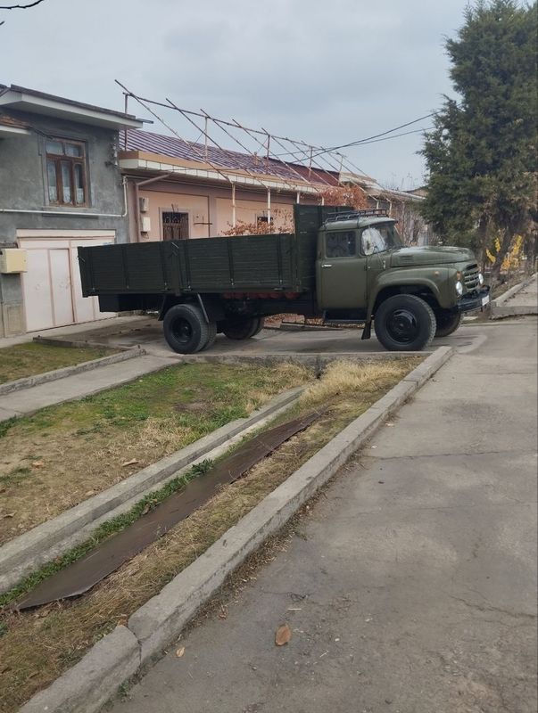 Zil sotiladi 1989 yil Zil sotiladi 1989 yil