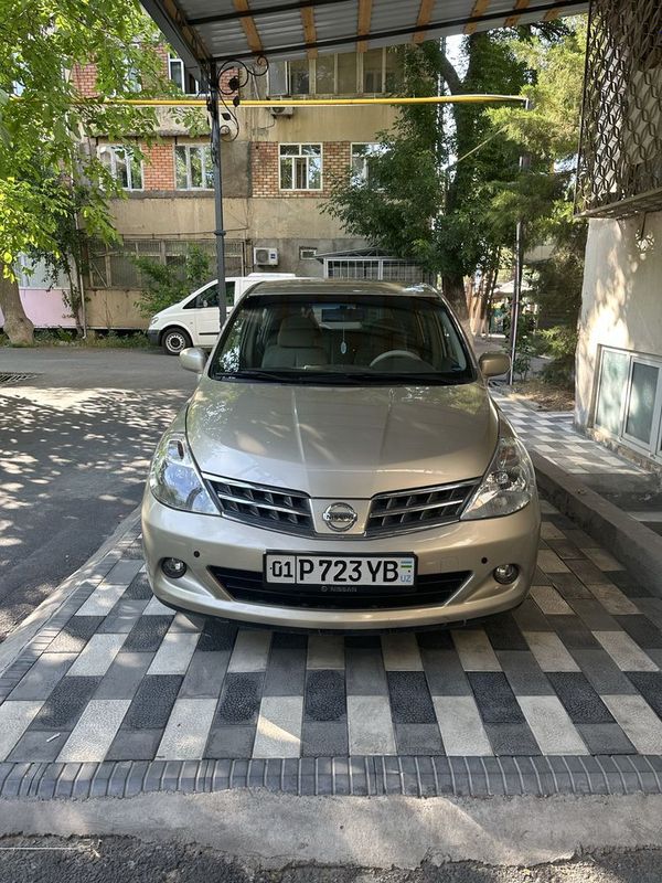 Продается Ниссан Тиида. Продается Ниссан Тиида.