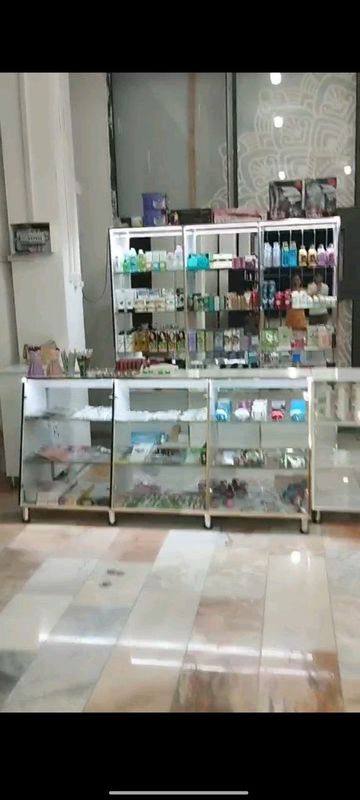 Parfumeriya uchun mebel