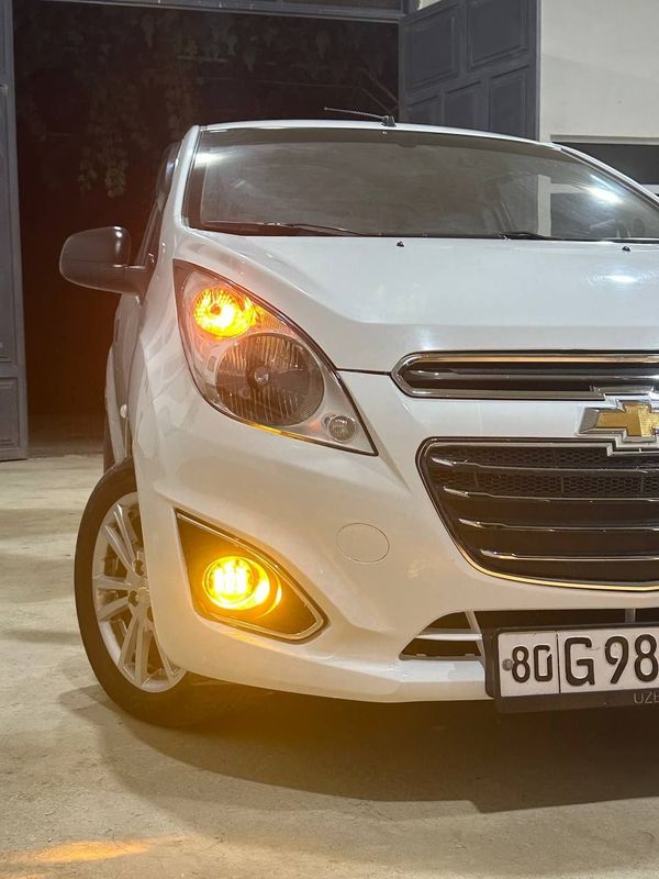 Chevrolet spark 2015-yil Chevrolet spark 2015-yil
