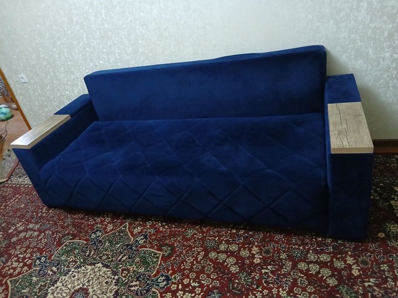 Devan kreslo yoni tushadi 2 kishili devan bo'ladi. Devan kreslo yoni tushadi 2 kishili devan bo'ladi.
