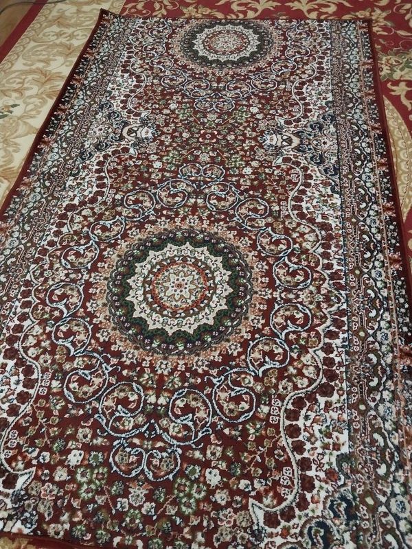 Gilam 1.50×2.00 sotiladi Gilam 1.50×2.00 sotiladi
