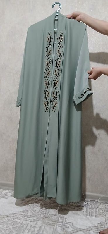 Ayollar arab abayasi Ayollar arab abayasi