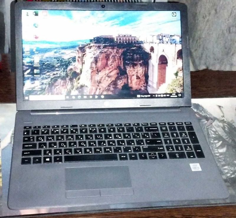 Продается ноутбук HP 250 g7 Продается ноутбук HP 250 g7