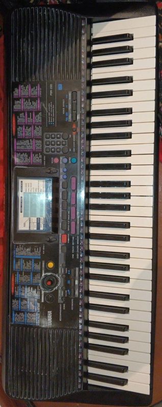 Kelishamiz Sintezator Yamaha PSR 220 Made In Yapan