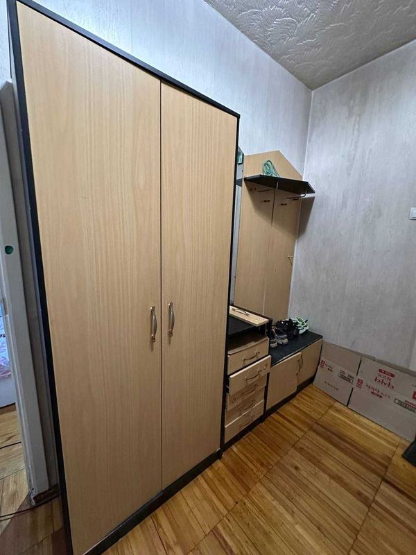 Продается шкаф б/у срочно Продается шкаф б/у срочно