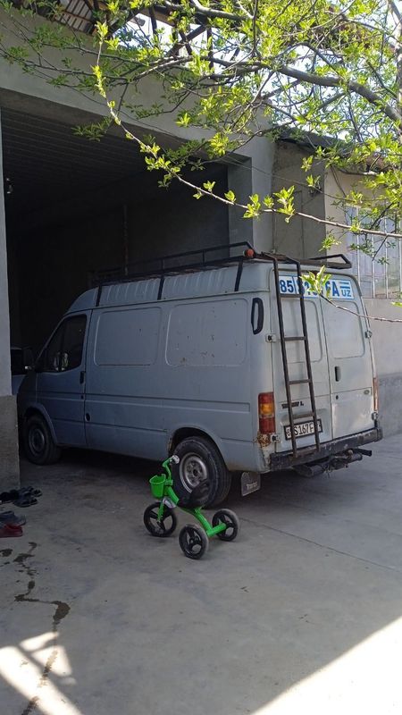 Ford sirochni sotiladi Ford sirochni sotiladi