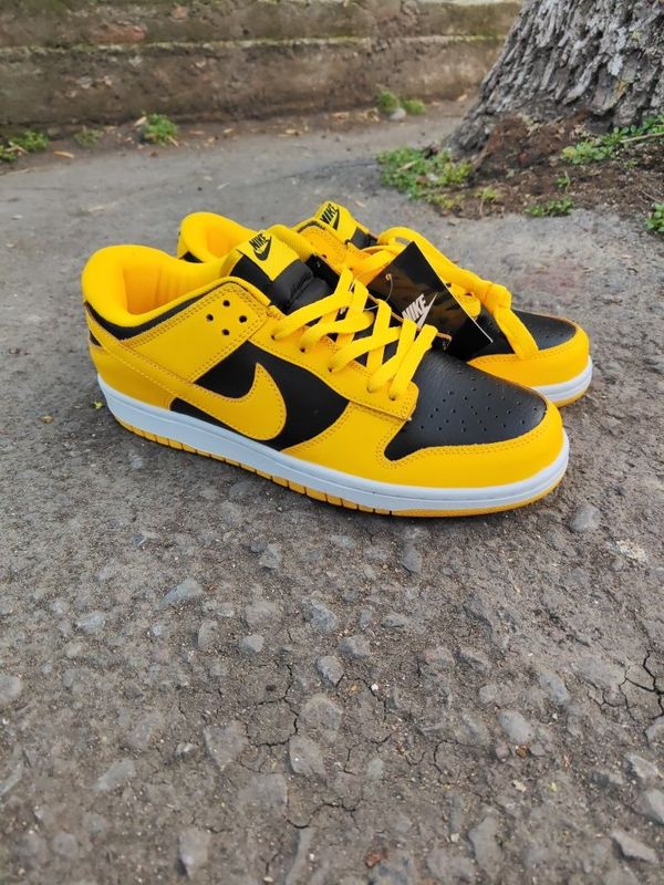 Продаю кроссовки Nike Dunk Low "Black Yellow".