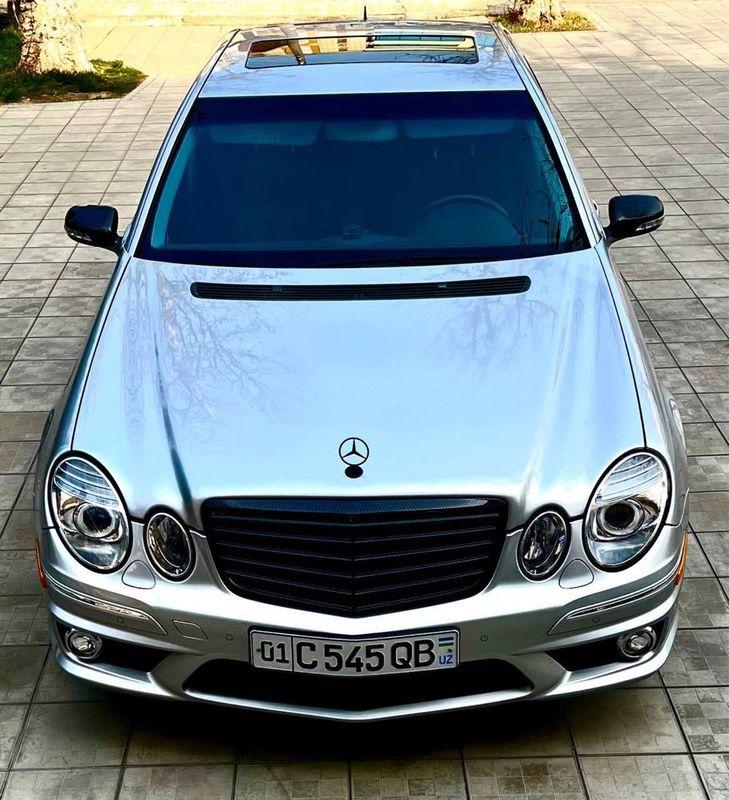 Mersedes benz 211 kampireser