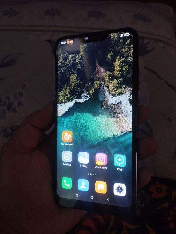 Telefonlar sotiladi