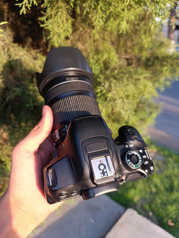 Canon EOS 650D orginal obektivi bilan sotiladi