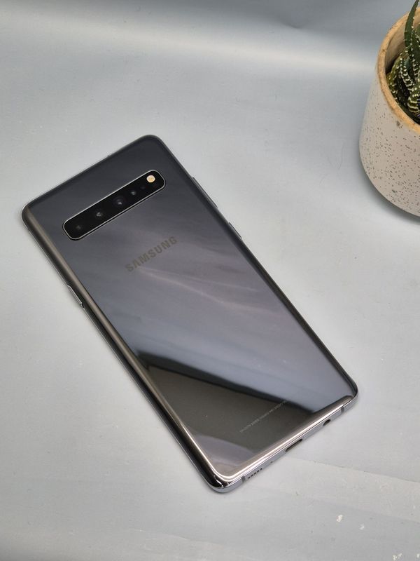 Samsung s10 5G 8/256gb imei otkan Samsung s10 5G 8/256gb imei otkan