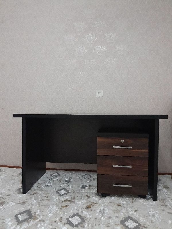 Parta dars qilish uchun Парта для учёбы Parta dars qilish uchun Парта для учёбы