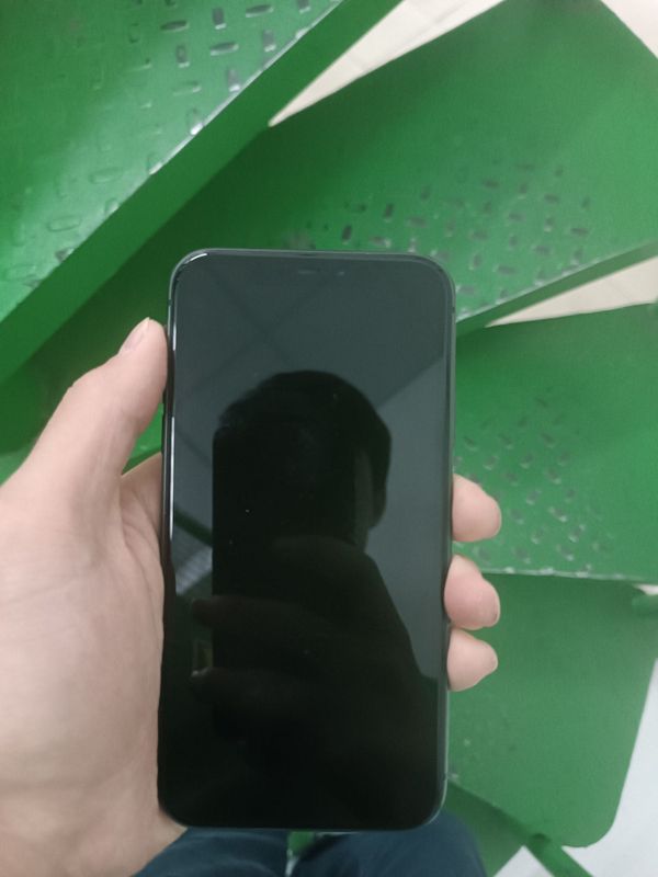 Iphone 11 64GB idyal