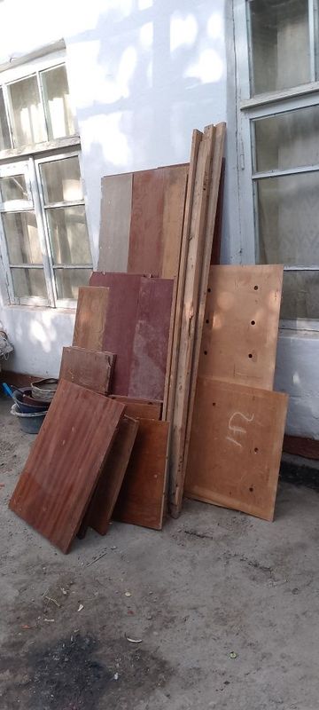 Mebel taxtalari sotiladi
