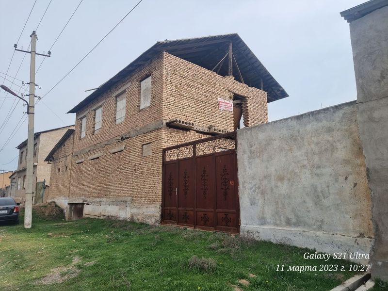 Уй сотилади ёки арендага берилади. Уй сотилади ёки арендага берилади.