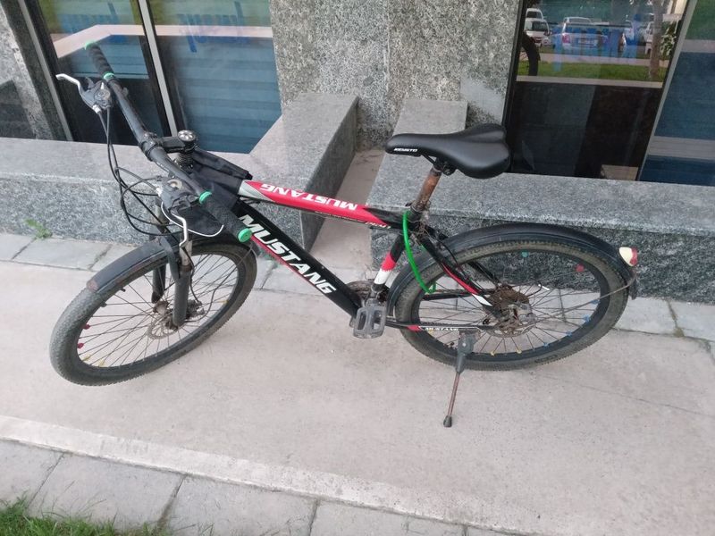 Velosiped sotiladi Velosiped sotiladi