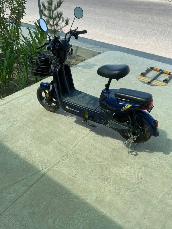 Skuter moto sotiladi holati idial 2 oy minilgan 55 klm yurmasa padark Skuter moto sotiladi holati idial 2 oy minilgan 55 klm yurmasa padark