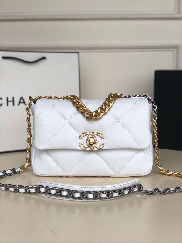 Сумка Chanel 19 размер