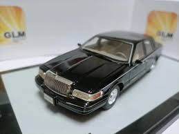 Lincoln Town Car 1995 1:43 масштаб GLM Lincoln Town Car 1995 1:43 масштаб GLM