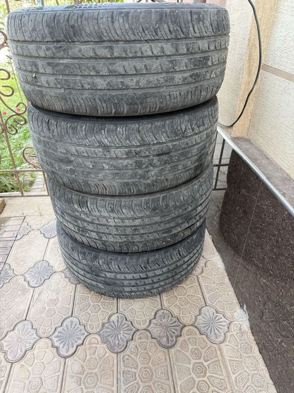 Kumho solus 235/55/17 Kumho solus 235/55/17