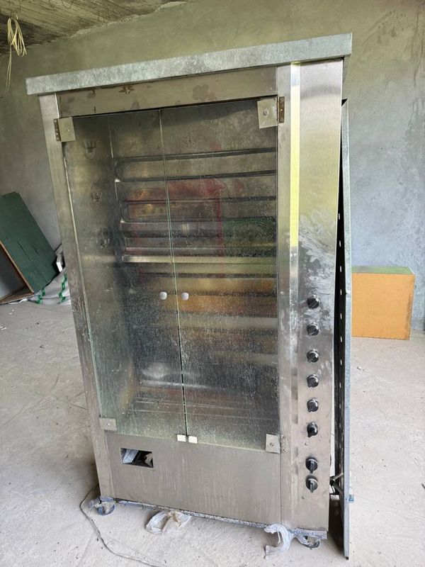 Grill aparat