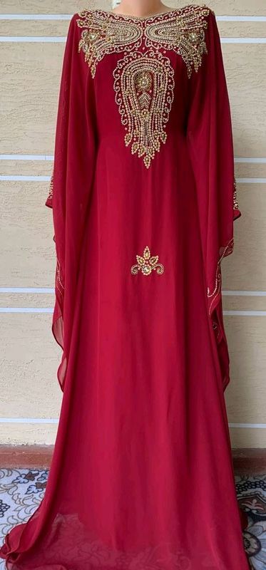 Dubaidan olib kelingan sifati zoʻr abaya Dubaidan olib kelingan sifati zoʻr abaya