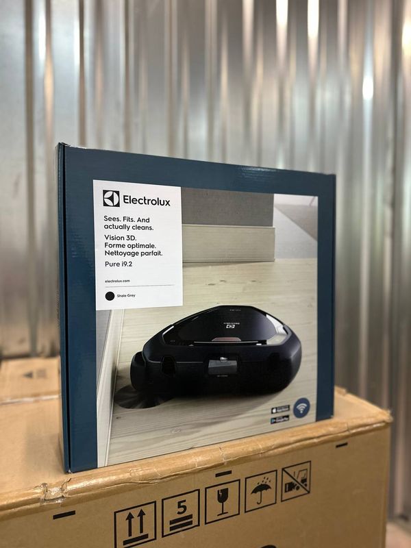 Продаю новые робот пылесосы Electrolux Pure i9.2 Продаю новые робот пылесосы Electrolux Pure i9.2