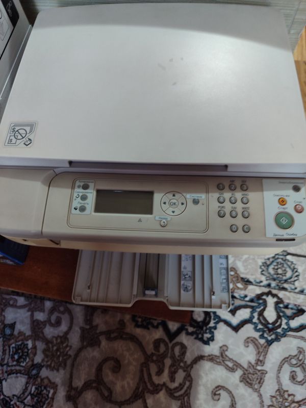 принтер Epson 3 в 1 чёрно белый б/у принтер Epson 3 в 1 чёрно белый б/у