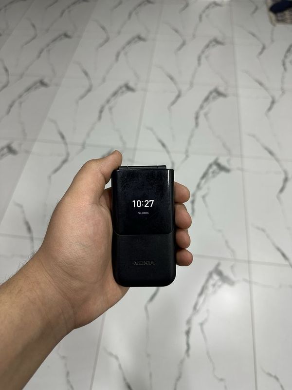 Продается Nokia 2720 Flip