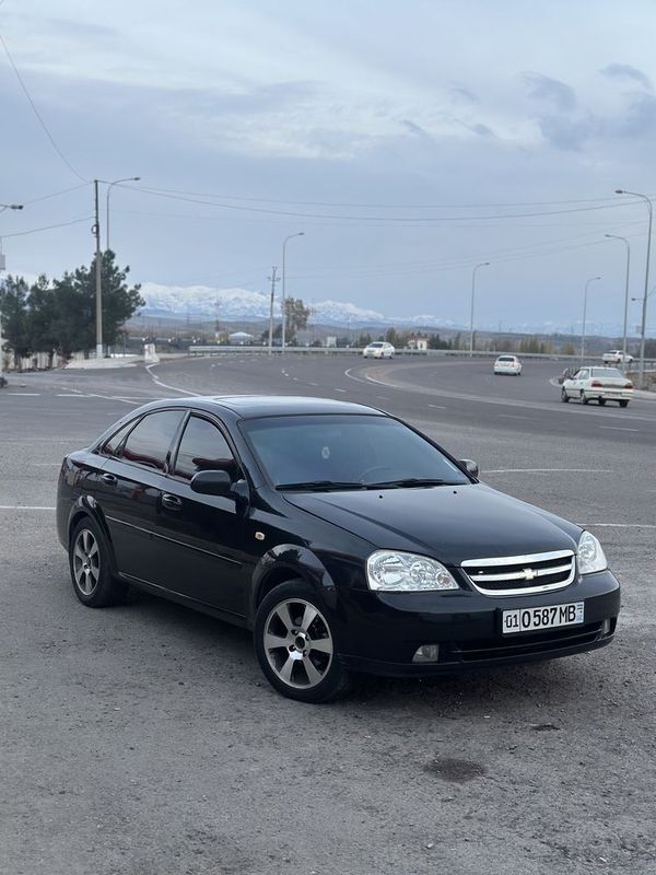 Lacceti 1.6 qora avtomat