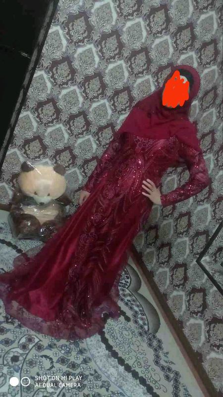 Ayollar va qizlar uchun oqshom liboslari Ayollar va qizlar uchun oqshom liboslari