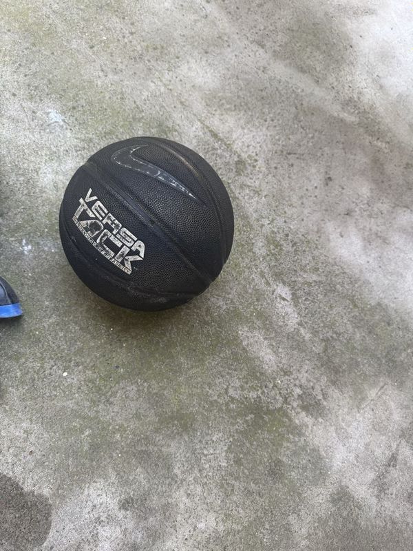 Basketbol topi sotiladi. Продается баскетбольный мяч Basketbol topi sotiladi. Продается баскетбольный мяч