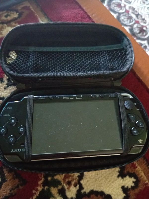 psp 2 Sony batareka qoysa ishlaydi oyin diski bilan beriladi psp 2 Sony batareka qoysa ishlaydi oyin diski bilan beriladi