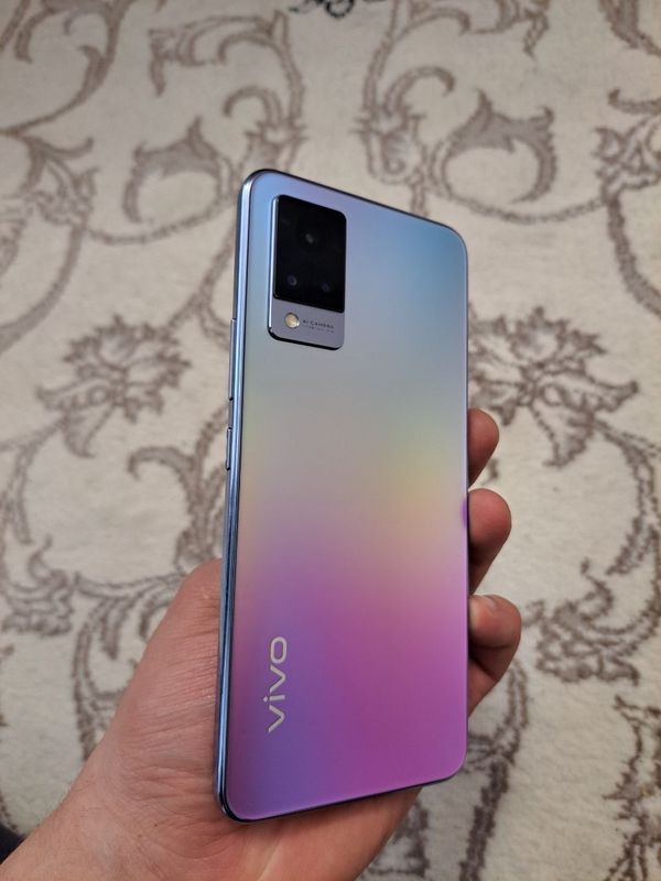 Vivo v21. 8/128 pamyati