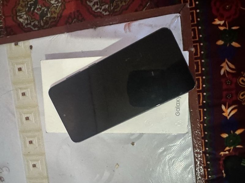 Samsung S21 Fe sotiladi Samsung S21 Fe sotiladi