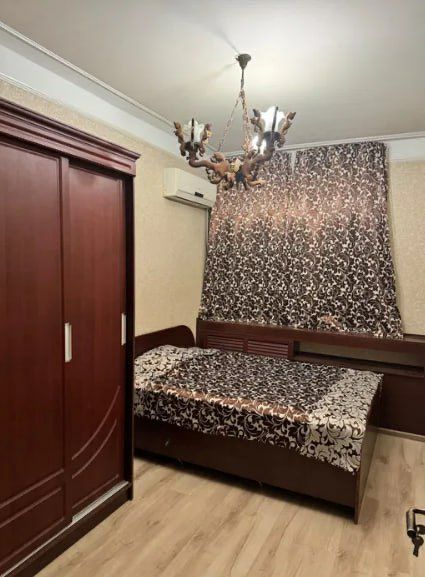 Продам 2/1/4 Торговый центр Чиланзар Продам 2/1/4 Торговый центр Чиланзар