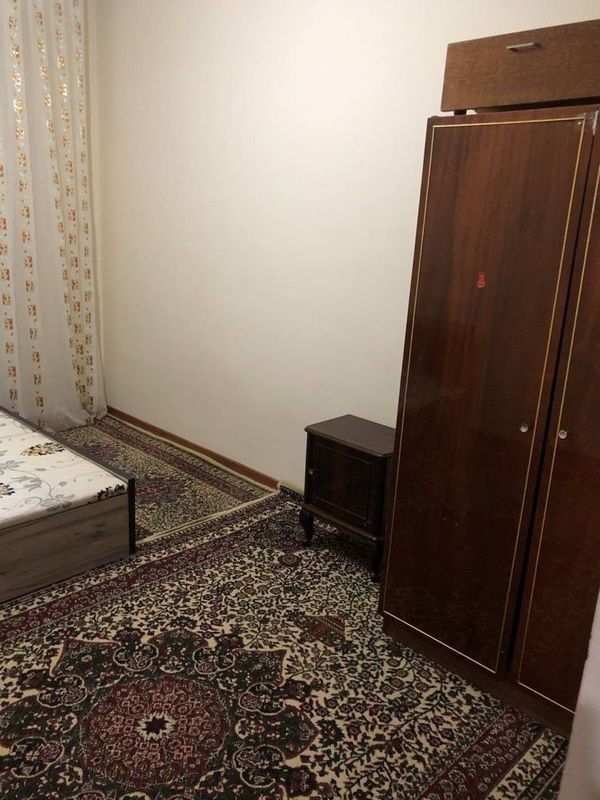 Arenda yaxshi insonlarga 1 bekat oldida Arenda yaxshi insonlarga 1 bekat oldida