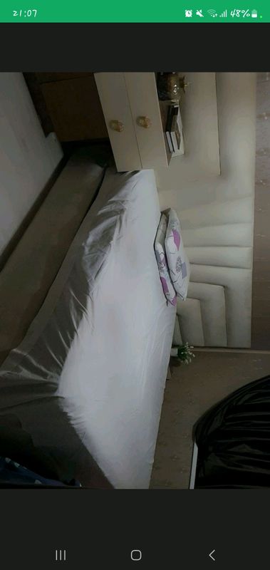 Divan spalni