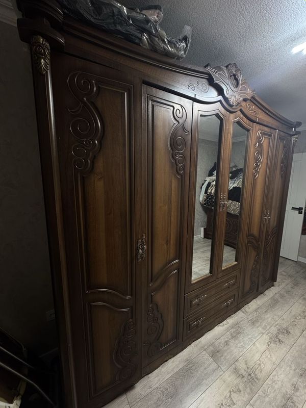 Спальный гарнитур