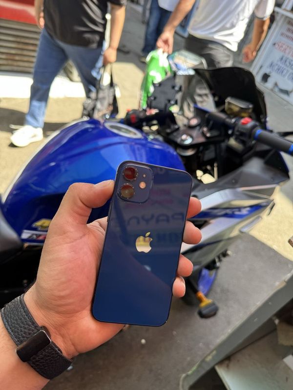Iphone 12 mini 64 gb 76 yom Iphone 12 mini 64 gb 76 yom