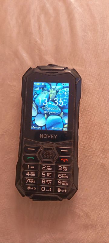 NOVEY T515 tugmali telefoni qora rangda NOVEY T515 tugmali telefoni qora rangda