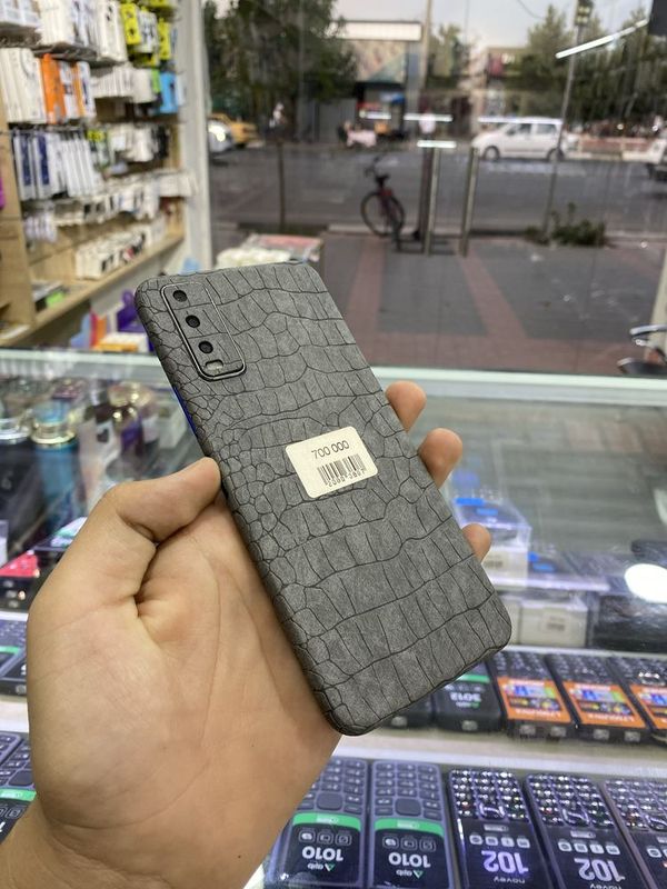 Vivo y20. Vivo y20.
