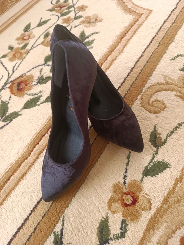 yangi tufli Turkiya 39-40razmer yangi tufli Turkiya 39-40razmer