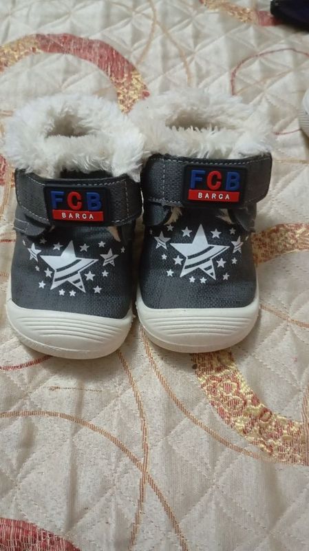 Продаю обувь для мальчика