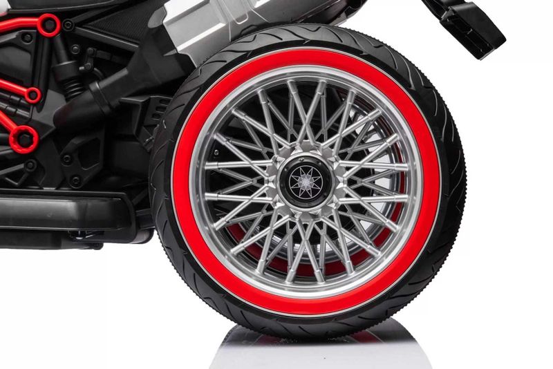3 oyoqli motosikl bolalar uchun yangidek 3 oyoqli motosikl bolalar uchun yangidek