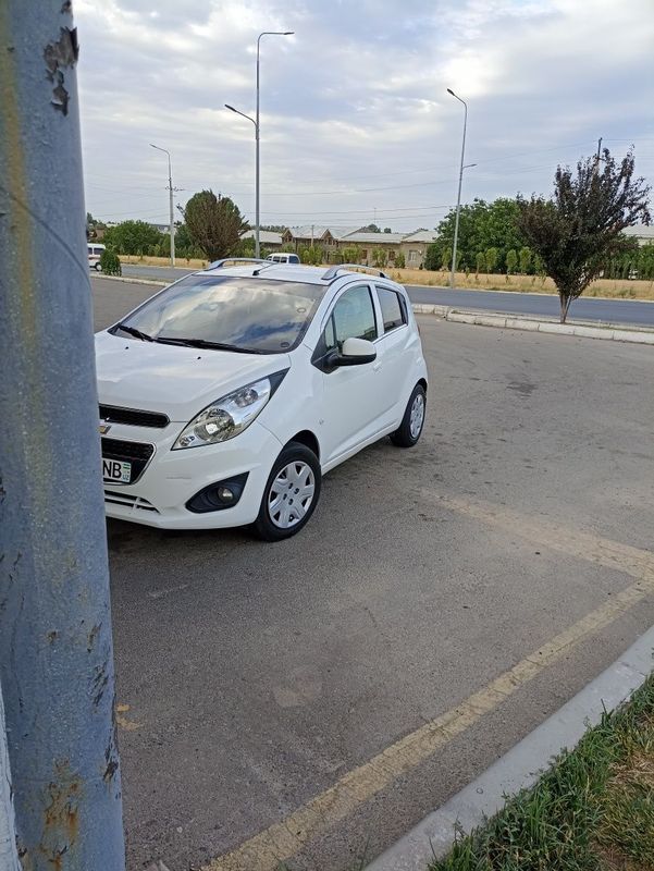 Spark 1.25 sotiladi tozza moshina Spark 1.25 sotiladi tozza moshina